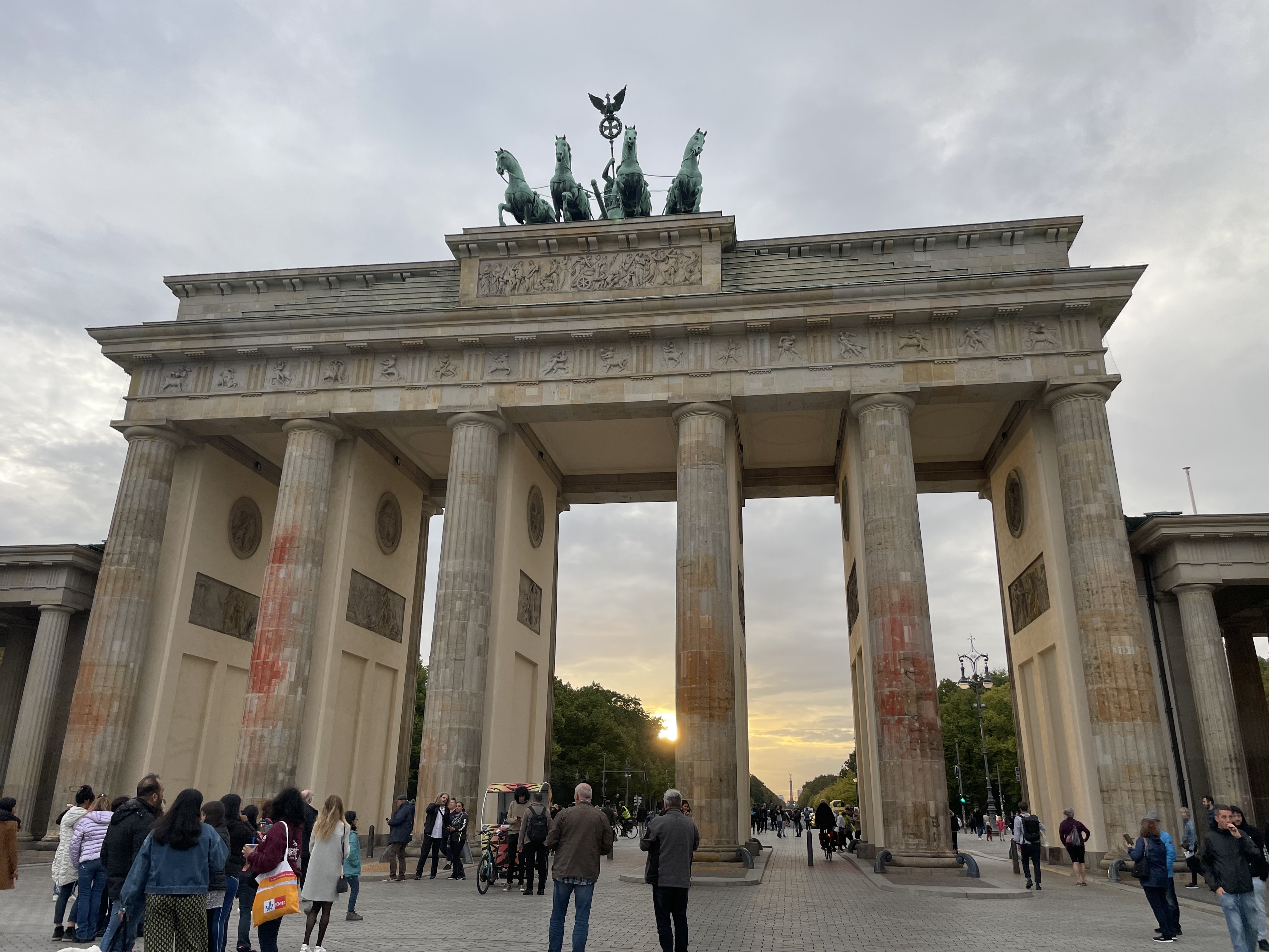 Broken_Blossoming_Berlin/Brandenburg_Gate.jpg